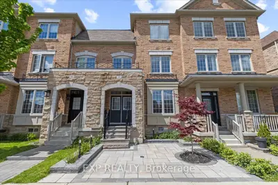 Att/Row/Townhouse in Vaughan