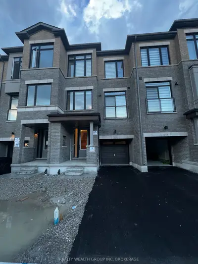 Att/Row/Townhouse in Vaughan