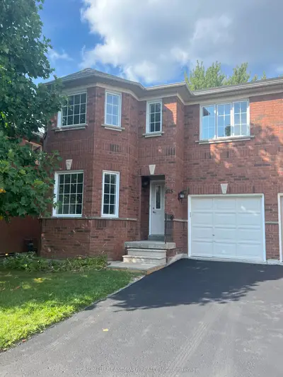 615 Walpole Crescent, Newmarket, On L3x 2b5