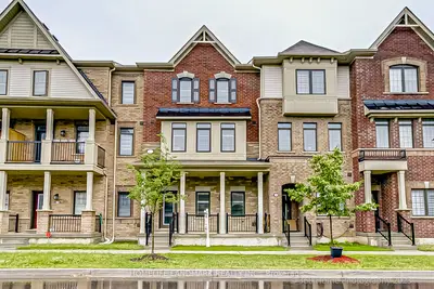 36 Mannar Drive, Markham, On L6c 0z3