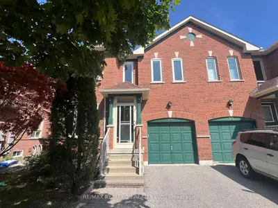 Semi-Detached in Richmond Hill
