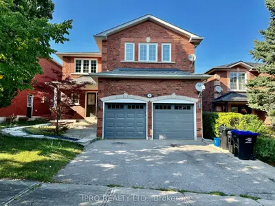 30 Prince Drive, Bradford West Gwillimbury, On L3z 3b7