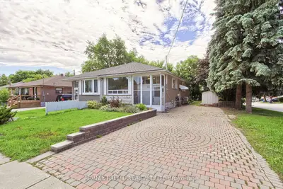 180 Septonne Avenue, Newmarket, On L3y 2w6