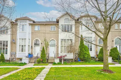 209 Shirley Drive, Richmond Hill, On L4s 1t4