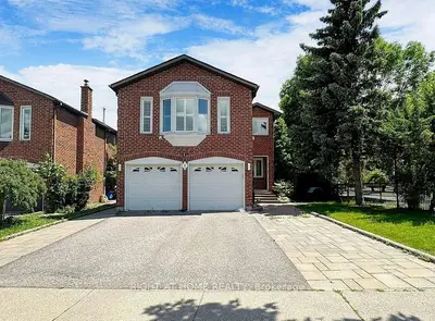 Detached in Richmond Hill