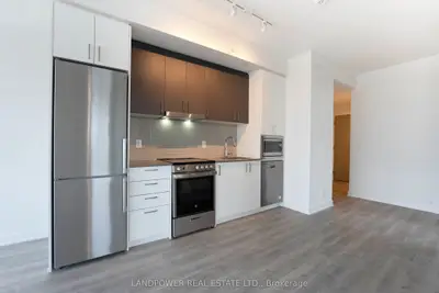Condo Apartment in Vaughan