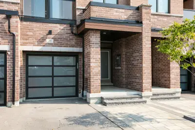Att/Row/Townhouse in Vaughan