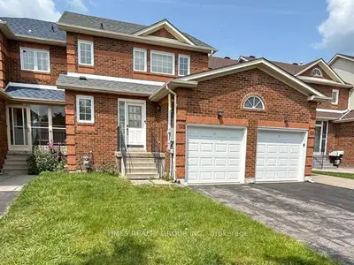 Att/Row/Townhouse in Markham