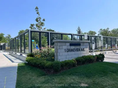 Condo Apartment in Markham