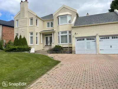 Detached in Richmond Hill
