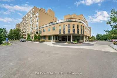 Condo Apartment in Richmond Hill
