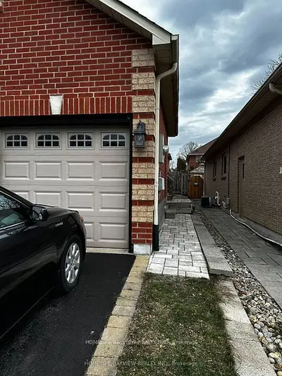 472 Binns Avenue (bsmt), Newmarket, On L3x 1t8