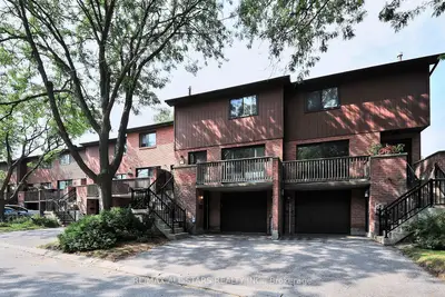Condo Townhouse in Markham
