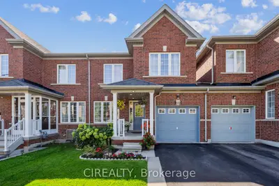 Semi-Detached in Richmond Hill