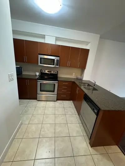 281 Woodbridge Avenue 304, Vaughan, On L4l 0c6