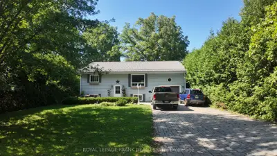 Detached in Brock