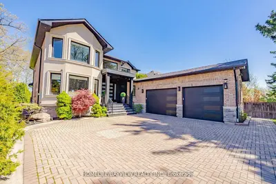 Detached in Richmond Hill