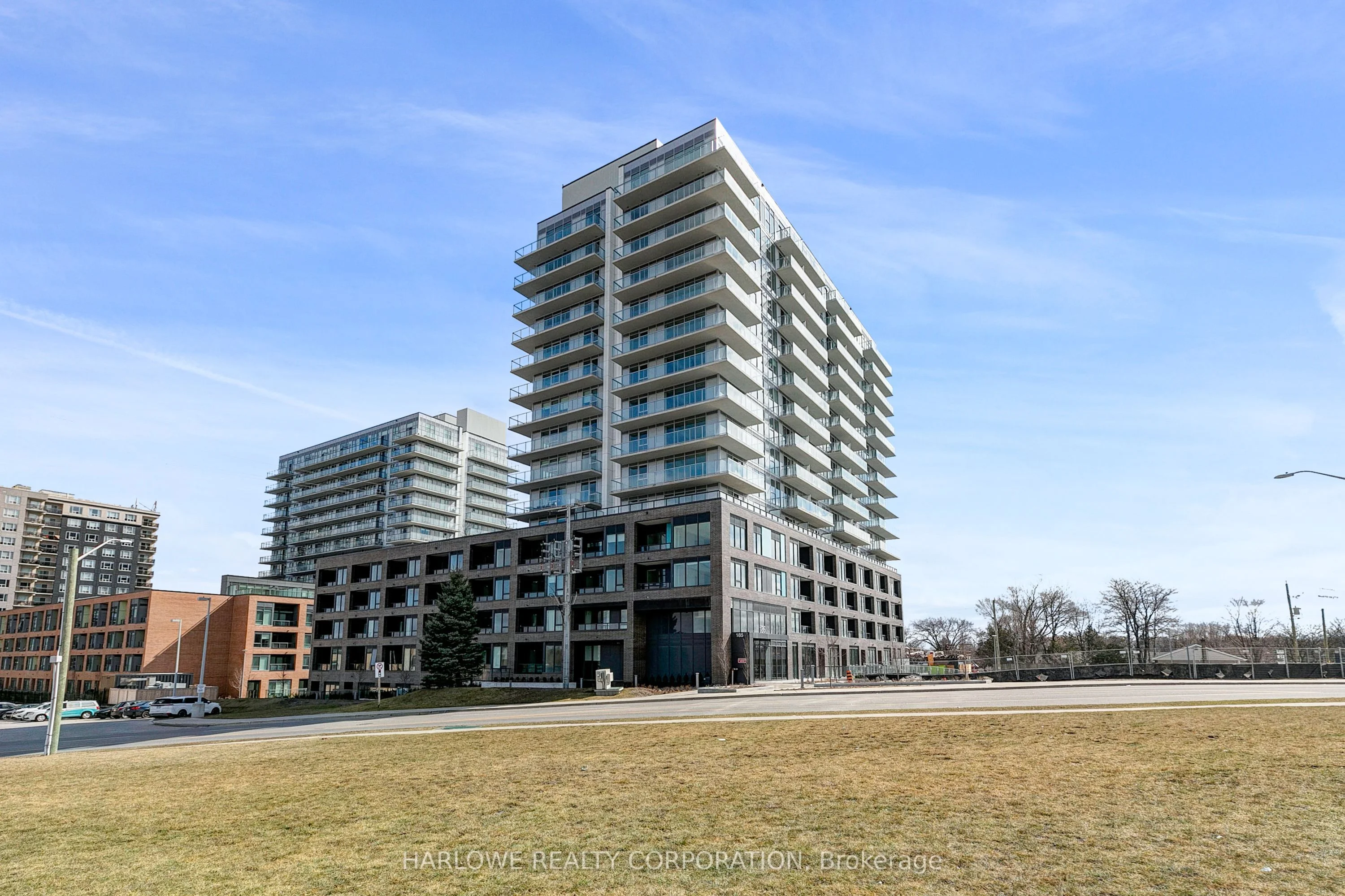 Condo Apartment in Newmarket