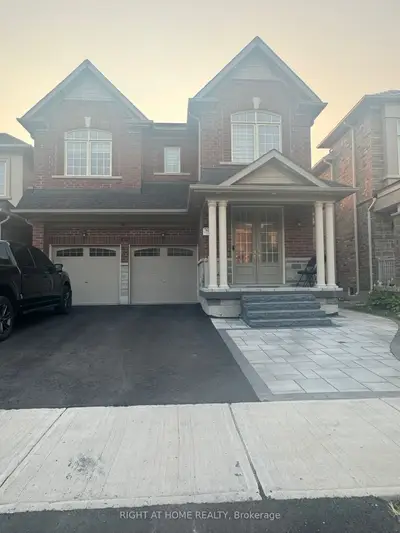 102 Watershed Gate Unit#2, East Gwillimbury, On L9n 0y2