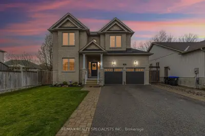 Detached in Essa