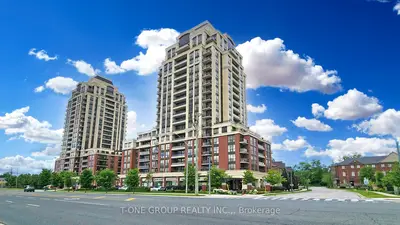 Condo Apartment in Markham