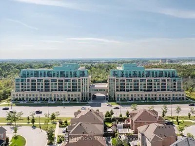 Condo Apartment in Whitchurch-Stouffville