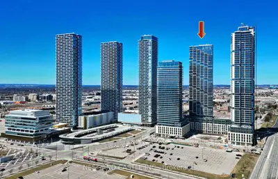 Condo Apartment in Vaughan