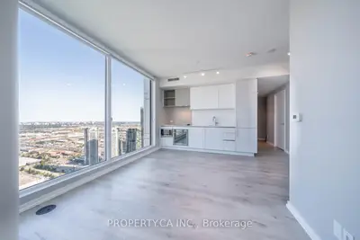 Common Element Condo in Vaughan