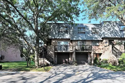 Condo Townhouse in Markham