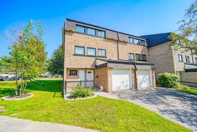 Condo Townhouse in Aurora