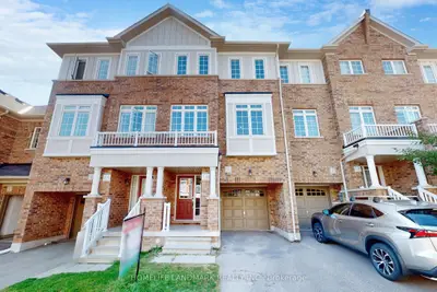 6 Fanny Grove Way, Markham, On L6e 0t7