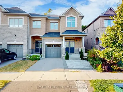 Att/Row/Townhouse in Richmond Hill