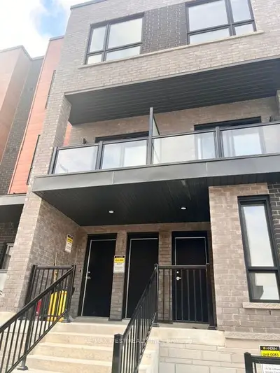 19-26 Lytham Green Circle 87, Newmarket, On L3y 0h5
