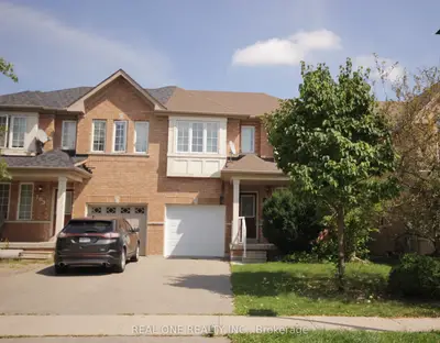 181 Knapton Drive, Newmarket, On L3x 3b5