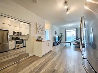 Condo Apartment in Markham