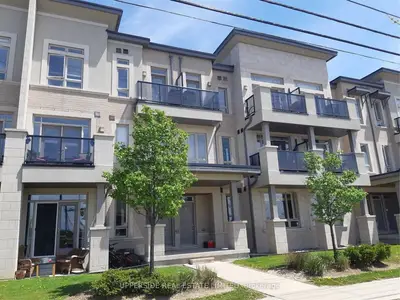 Condo Townhouse in Vaughan