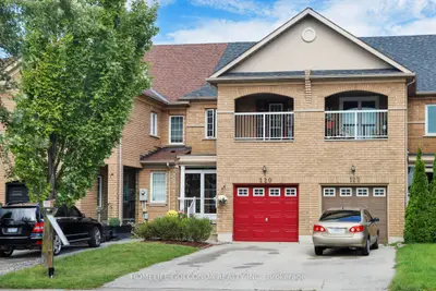 Att/Row/Townhouse in Vaughan