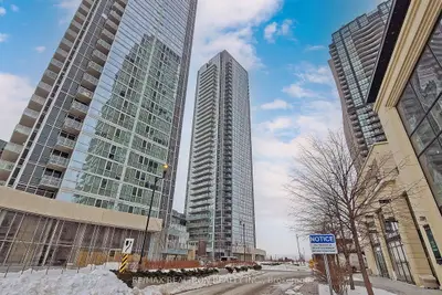 Condo Apartment in Vaughan