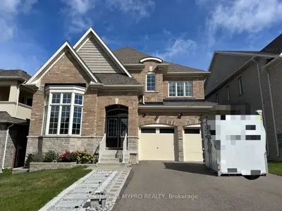 Detached in East Gwillimbury