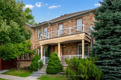 Att/Row/Townhouse in Vaughan