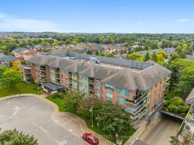 Condo Apartment in Markham