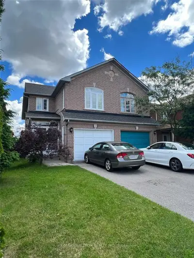 Semi-Detached in Richmond Hill