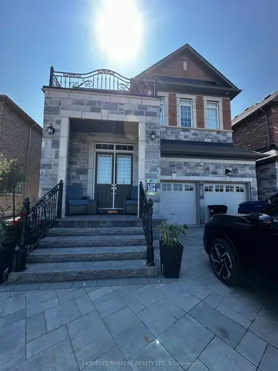 Detached in Bradford West Gwillimbury