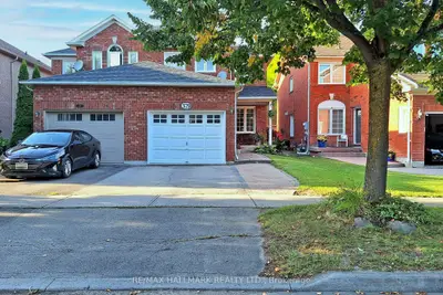 Semi-Detached in Aurora