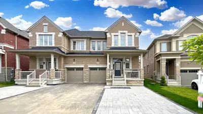 Semi-Detached in Aurora