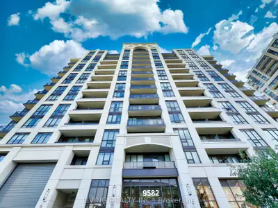 Condo Apartment in Markham