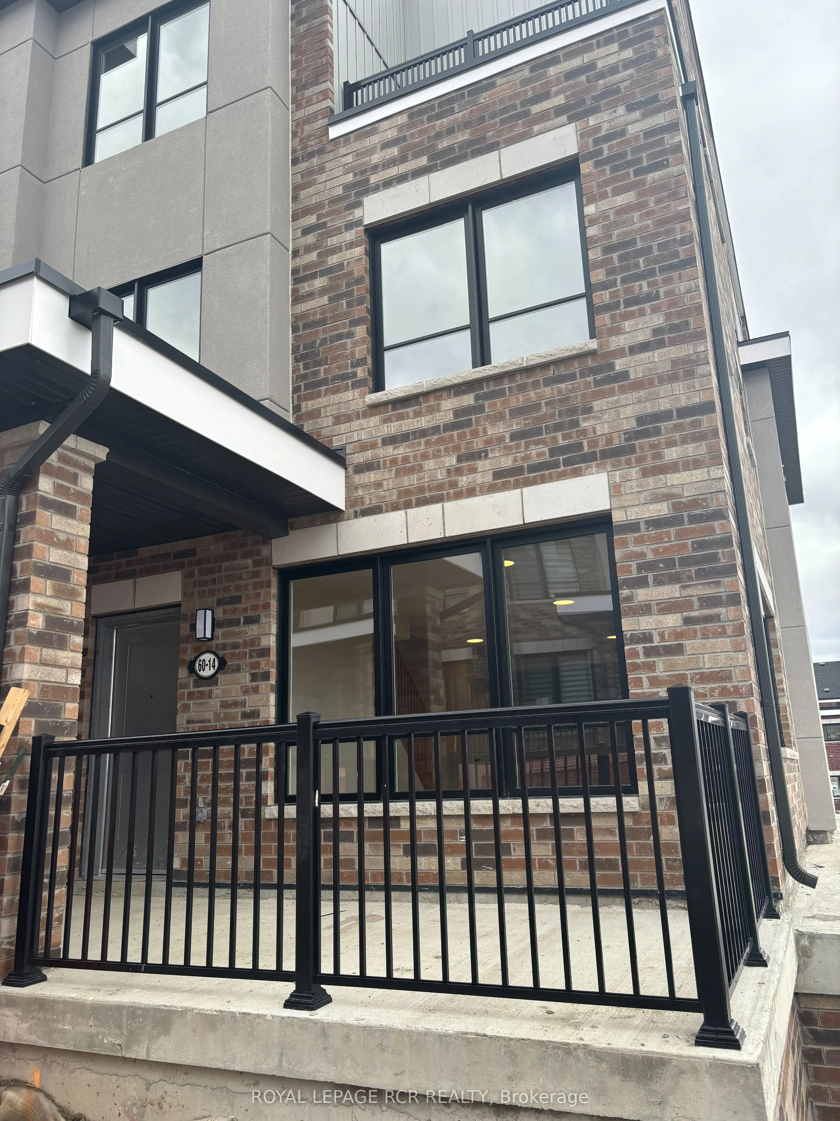 60 Baynes Way 14, Bradford West Gwillimbury, On L3y 4m3