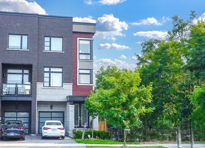 Att/Row/Townhouse in Vaughan