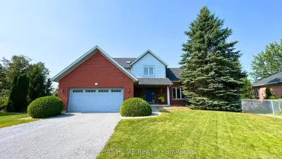 Detached in Brock