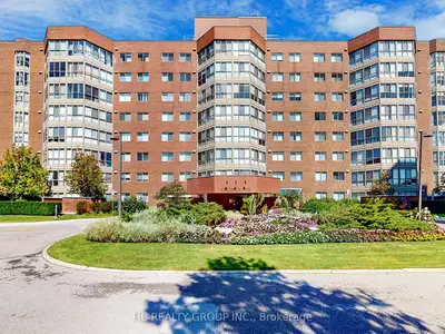Condo Apartment in Richmond Hill